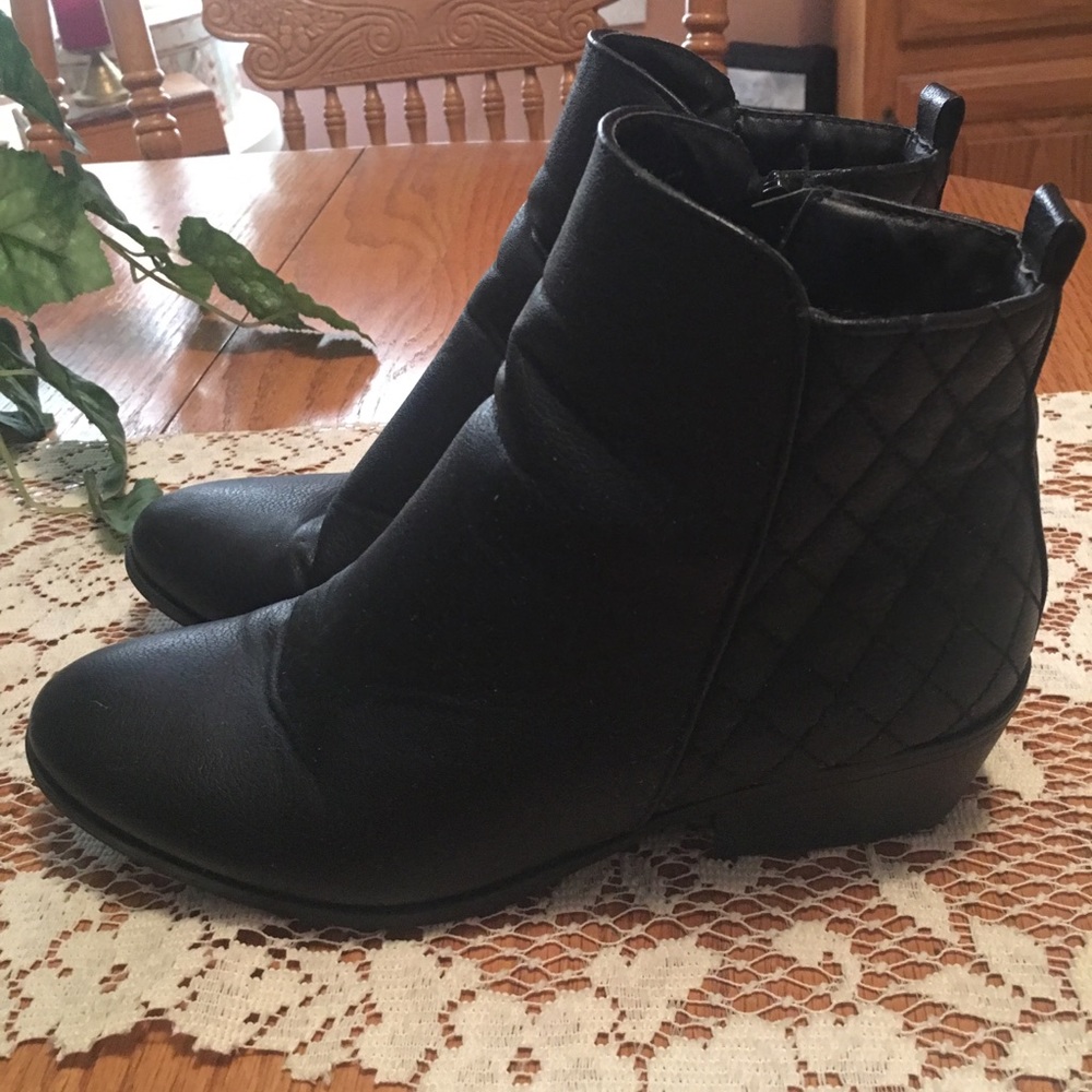 Madden Girl Black Hollywood Quilted Booties